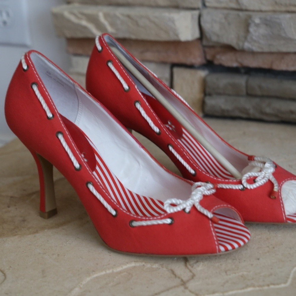 CHARLES DAVID Exchange Open Toe Rope Accent Red